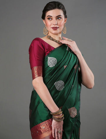Luxurious Green Jacquard Saree – Elegant Traditional Wear for Festivals & Celebrations