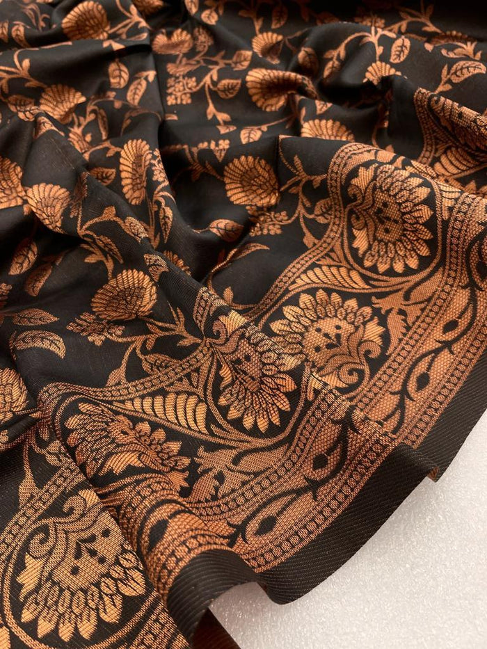 jacquard Saree with Floral Woven Motifs