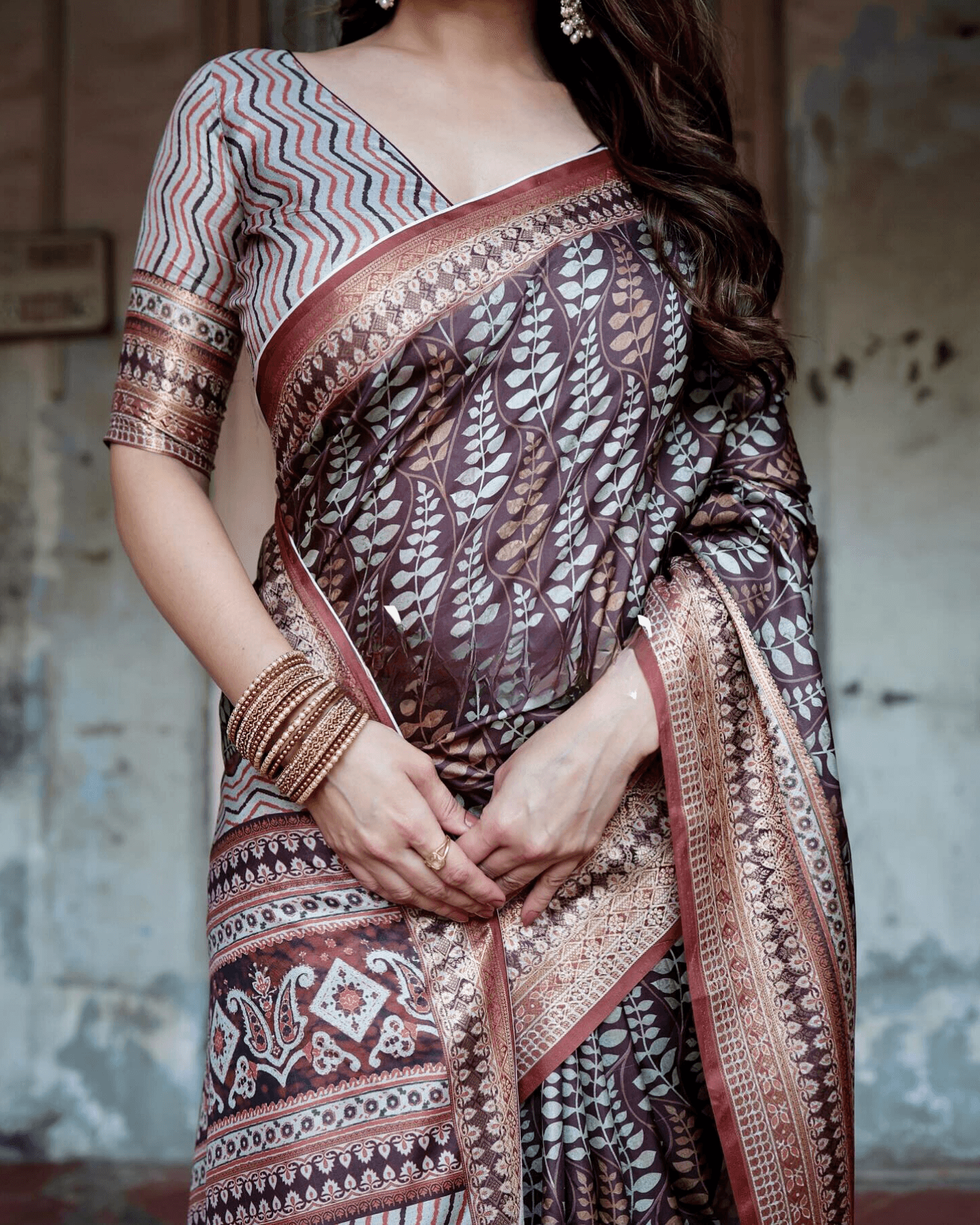 Majesty Brown Colored Jacquard Silk Saree - Ibis Fab