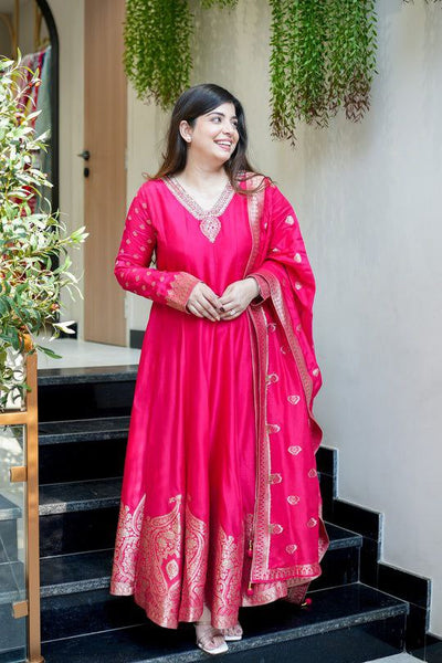 Rani Pink Banarasi Anarkali Suit – Handwork Neckline & Zari Flare