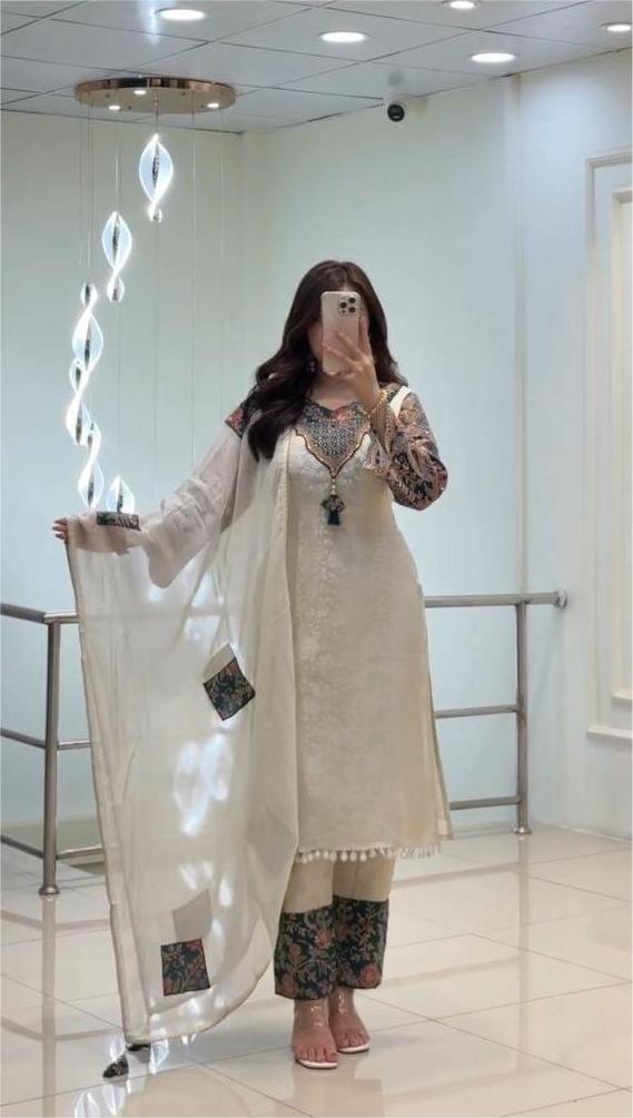 Jumkha Pure Banarasi Weaving Suit Set with Dupatta & Bracelet