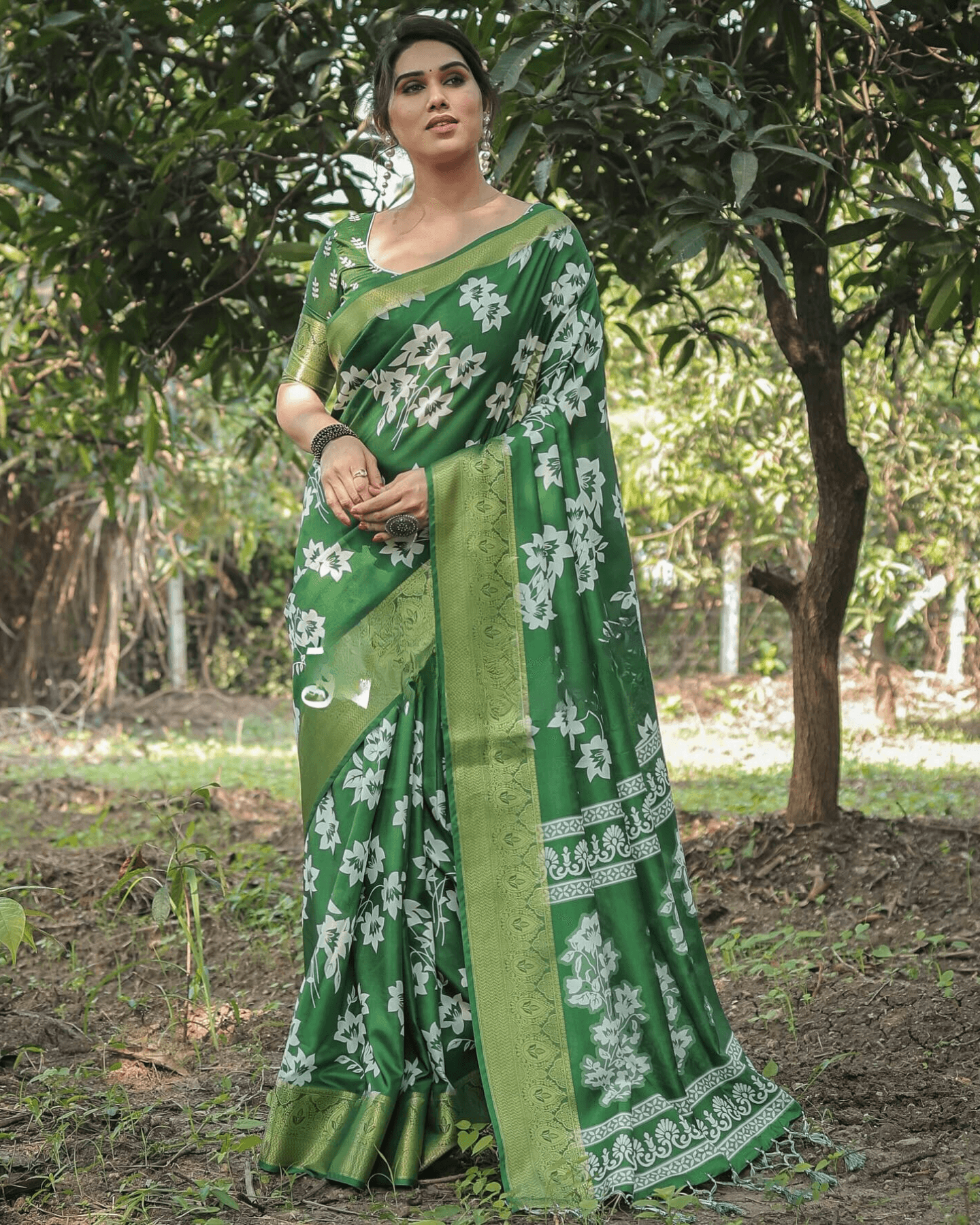 Sensational Green Colored Jacquard Silk Saree With Zari Border Blouse - Ibis Fab