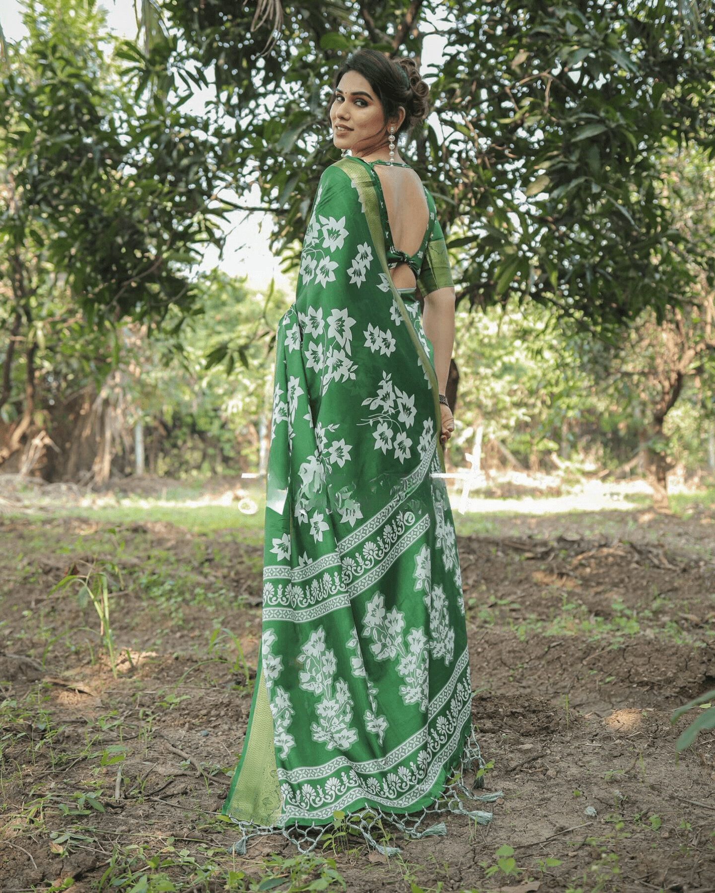 Sensational Green Colored Jacquard Silk Saree With Zari Border Blouse - Ibis Fab