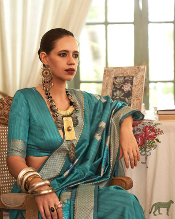 style bazaar Rama Saree With Unstitched Blouse