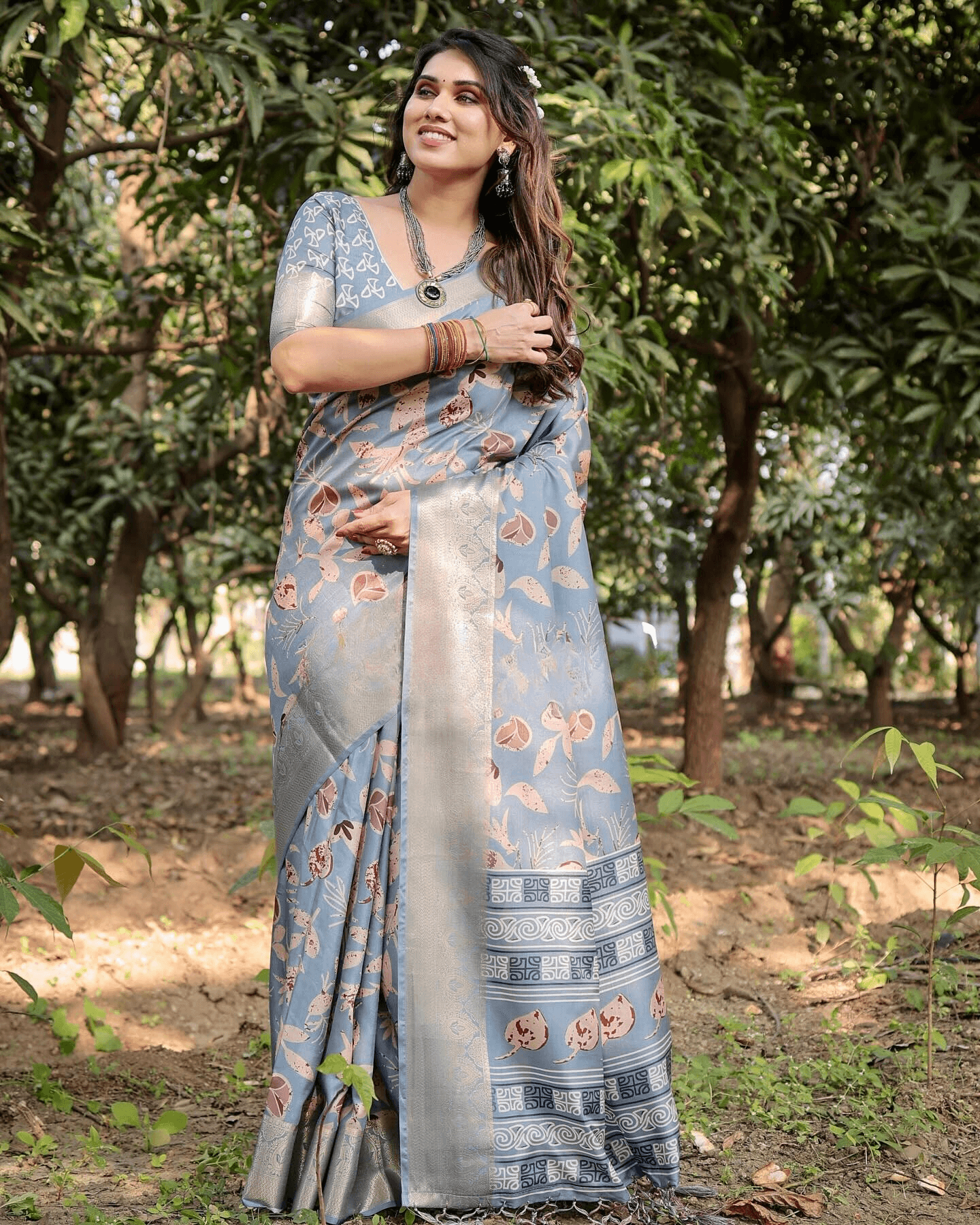 Women's Perfect Blue Jacquard Silk Saree With Zari Border Blouse Piece - Ibis Fab