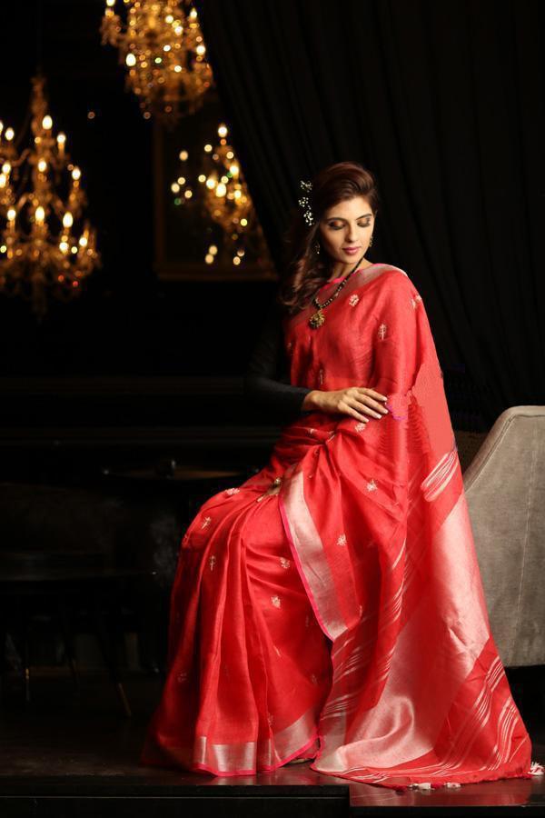 Energetic  Red Colored Festive Wear Linen Saree