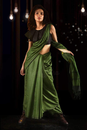 Imposing  Green And Black Colored  Festive Wear Printed  Pure Linen Saree