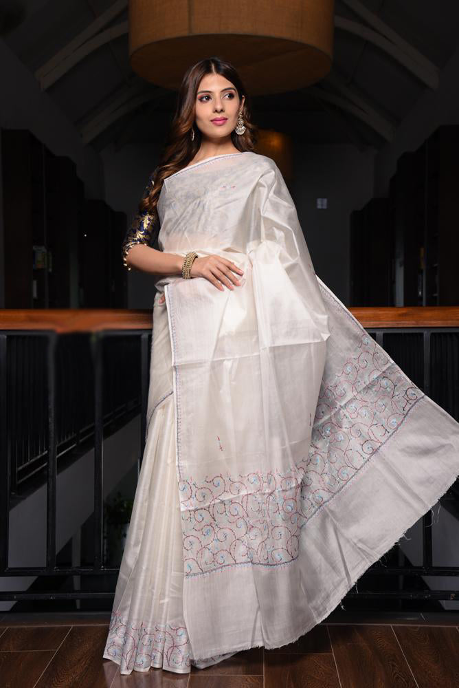 Opulent Women's White Colour Pure Linen Saree With Blouse Piece