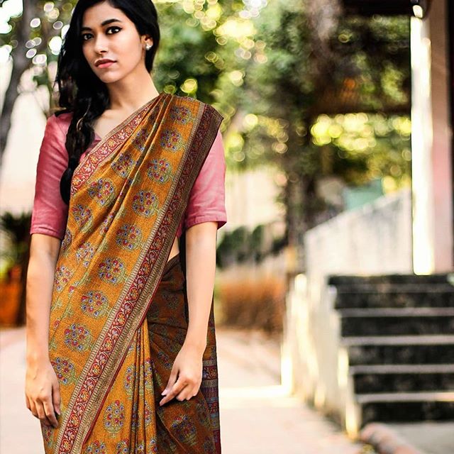 Lovely Mustard And Pink Colored Pure Linen Printed  Saree