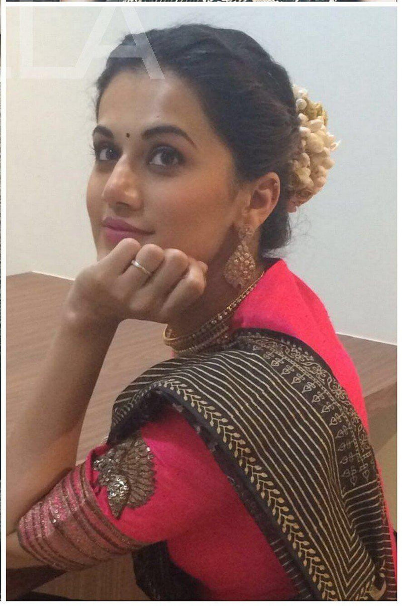 Adorable Black colored Partywear Linen Designer Printed Saree - Ibis Fab