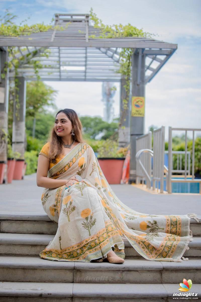 Adorable White Colored Printed Pure Linen Saree For Women - Ibis Fab