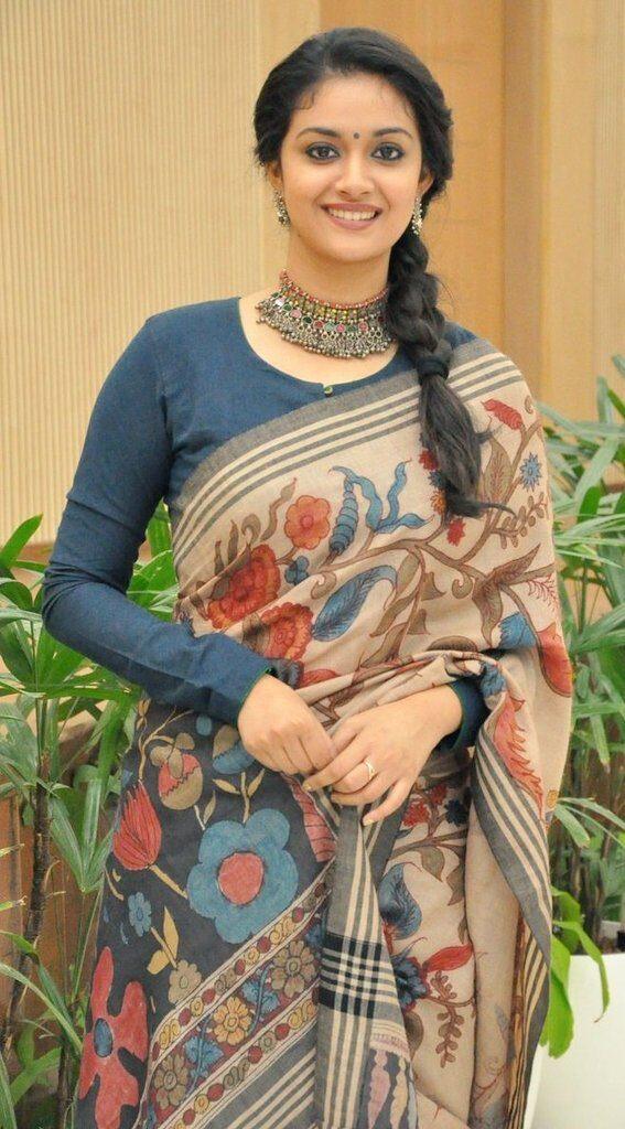 Beige colored Flowered Linen Designer Printed Saree