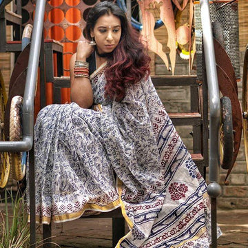 Elegant  White Colored  Festive Printed  Pure Linen Saree