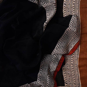 Fairy-tale Black Colored Party Wear Pure Linen Printed Saree