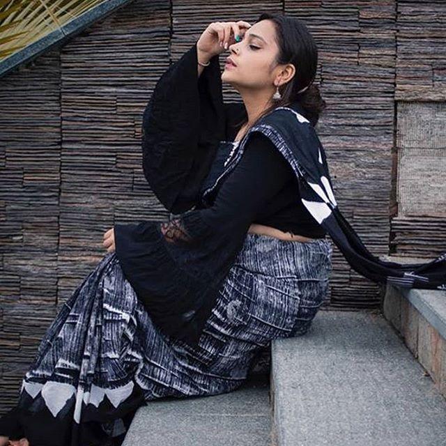 Fantastic Dark Blue Colored Festive Printed Pure Linen Saree - Ibis Fab