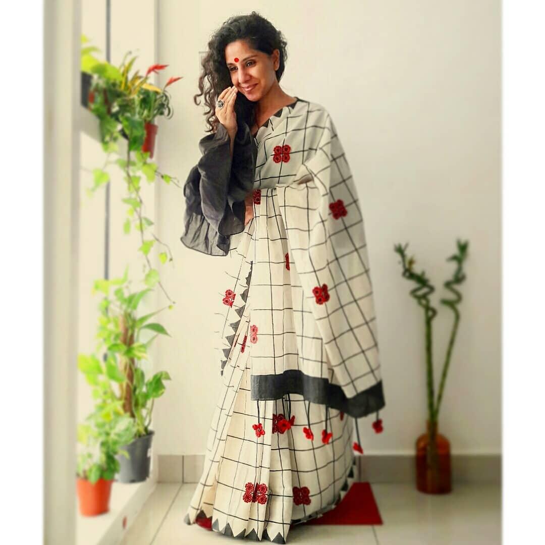 Hypnotic Grey And White Colored Festive Wear Printed Pure Linen Saree - Ibis Fab