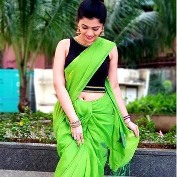 Hypnotic Parrot Green And Black Colored Party Wear Pure Linen Printed Saree