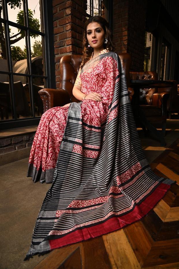 Hypnotic Women's Red And Grey Colour Pure Linen Saree With Blouse Piece