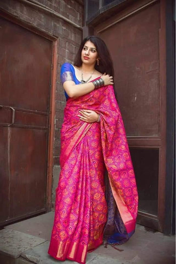 Linen saree in pink, party wear