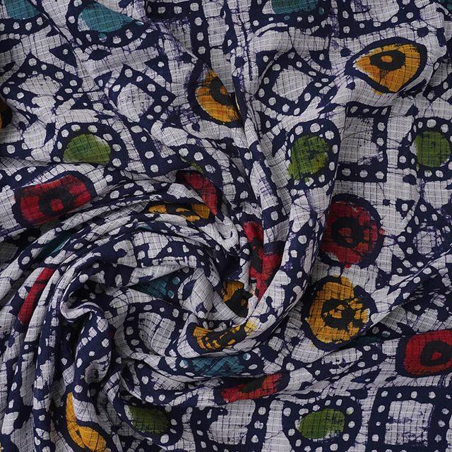 Magnetic dark Blue Colored Party Wear Pure Linen Printed Saree - Ibis Fab