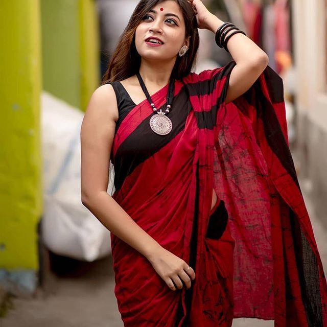 Opulent Red Colored Festive Printed Pure Linen Saree - Ibis Fab