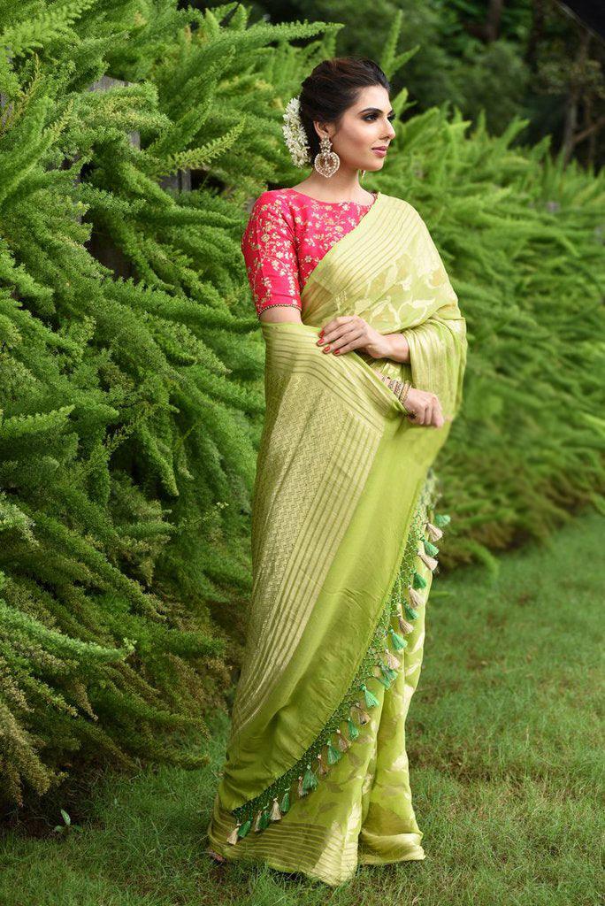 Wonderful Women's Green Colour Pure Linen Saree With Blouse Piece