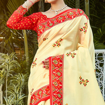 Yellow Color Soft Silk Attrective Sarees